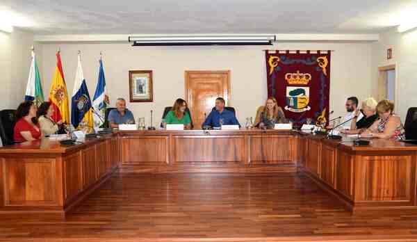 Candelaria Delgado visita el municipio herreño de La Frontera