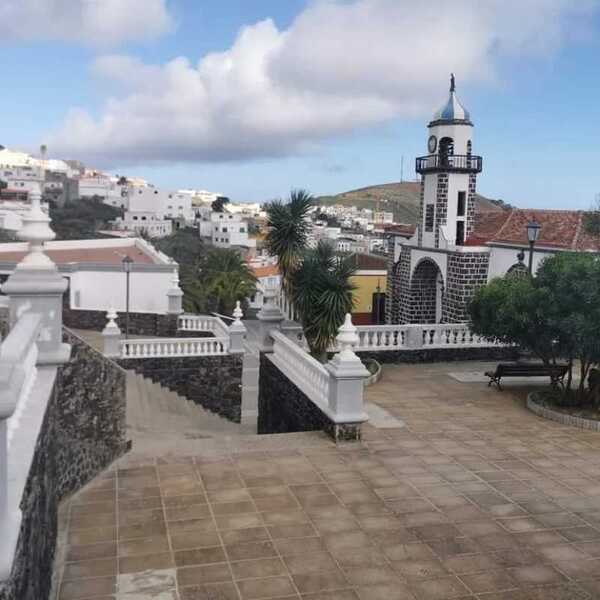 Valverde pone en marcha la nueva app municipal