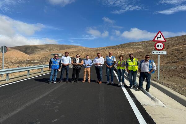 Fuerteventura pone en servicio el tramo de la carretera FV-618 en Cardón entre Tuineje y Pájara
