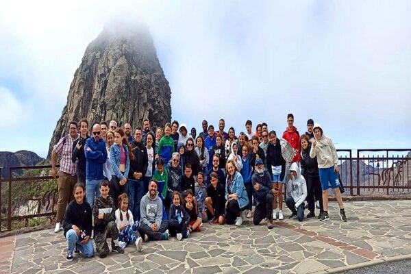 Una quincena de centros viajan a La Gomera para profundizar en sus conocimientos sobre el silbo