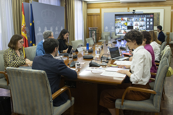 El Gobierno de España insta a las Comunidades Autónomas a acelerar la implementación de las tarjetas monedero tras resolver todas las dudas técnicas y jurídicas