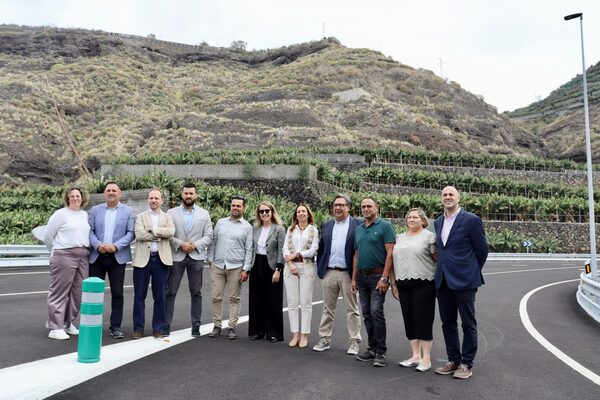 Abierta la carretera de acceso al Puerto de Tazacorte