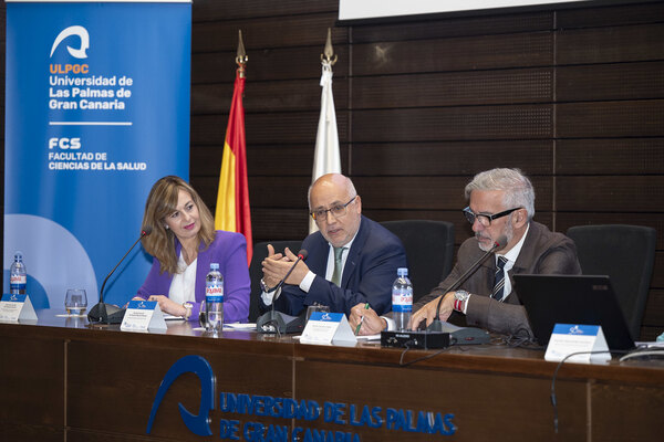 Antonio Morales y Lluís Serra destacan el papel clave de enfermeras y enfermeros en la sostenibilidad del sistema de salud en la isla y en Canarias