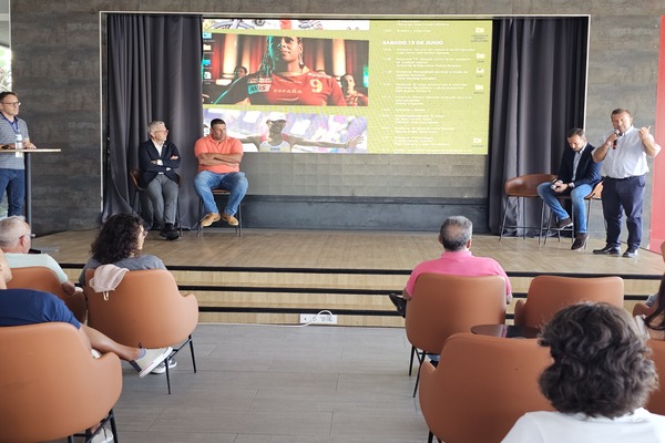 Atletas, especialistas médicos y árbitros sorprenden en las segundas Jornadas de Deporte y Salud Antigua