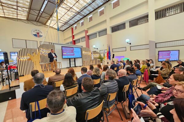 Canarias condecora a diez centros con los Distintivos de Excelencia 2023/2024 por sus proyectos innovadores