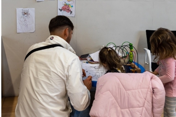 El Gobierno de España y la Fundación La Caixa renuevan el convenio del programa de acogida de personas y familias refugiadas