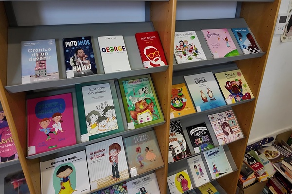 ‘Lecturas Orgullosas’ llega a la Sala de Lectura del Centro Cívico de Carrizal para conmemorar el Mes del Orgullo