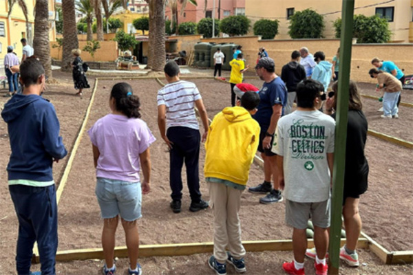 Celebrado el primer Encuentro de Bola Canaria de las Aulas Enclave IES Las Huesas