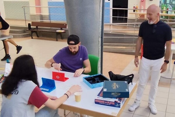 Santa Lucía de Tirajana programa charlas, acampada, viajes, teatro y talleres para desplayarse en verano