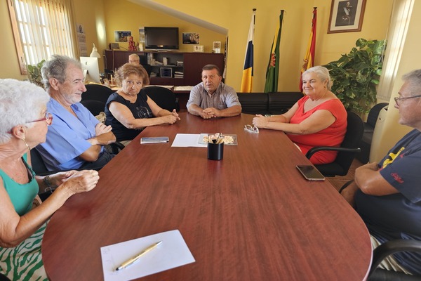 Los mayores de Caleta de Fuste solicitan un Centro de Mayores en El Castillo