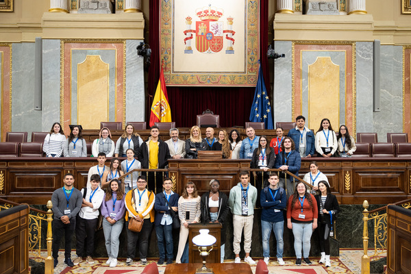Gran Canaria lleva a 63 jóvenes a conocer los parlamentos autonómicos, nacionales y europeos Gran Canaria lleva a 63 jóvenes a conocer los parlamentos autonómicos, nacionales y europeos