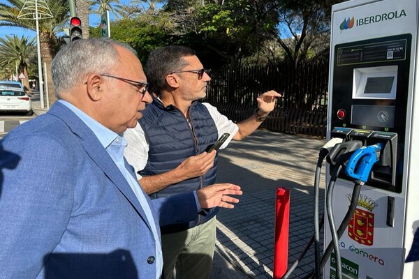 Las recargas de vehículos eléctricos en la red insular de La Gomera crecen un 50% durante el primer semestre del año
