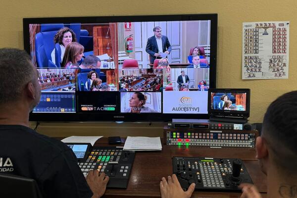 Los plenos del Parlamento de Canarias ya pueden seguirse a través de YouTube
