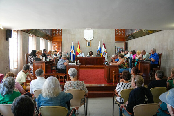 Granadilla de Abona celebra el primer Pleno del Mayor en el municipio