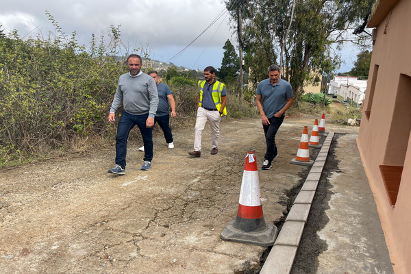 Moya realiza obras para mejorar la accesibilidad y seguridad en Camino Lomo El Negro