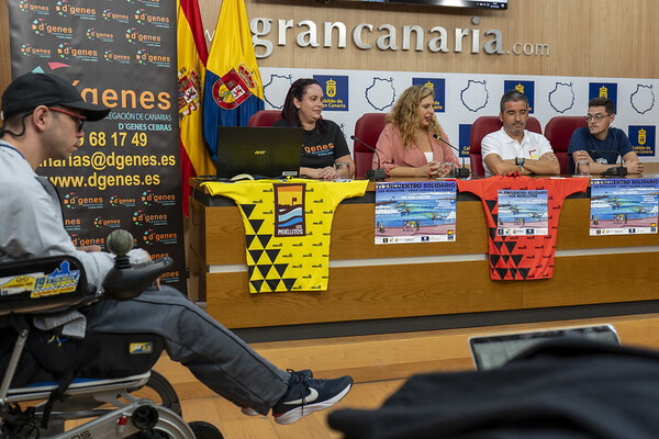 Las Canteras acoge este fin de semana el campeonato de surf solidario Los Muellitos que impulsa el Cabildo de Gran Canaria