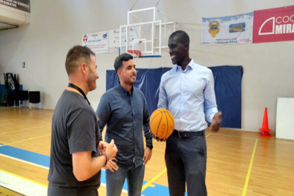 El Pabellón Rita Hernández acoge el basket inclusivo del Proyecto SUMA Telde