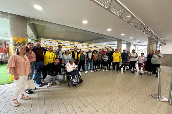 El Centro Ocupacional de San Mateo disfrutó de una visita al Estadio de Gran Canaria