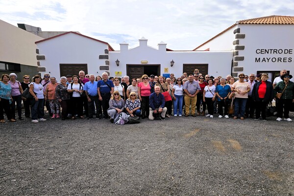 Un total de 85 mayores de Antigua vuelan rumbo a tierras gallegas