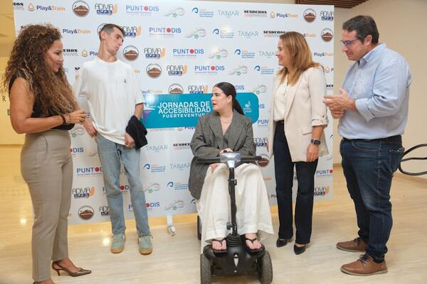 Alex Roca inicia las III Jornadas de Accesibilidad de Fuerteventura con una charla motivacional