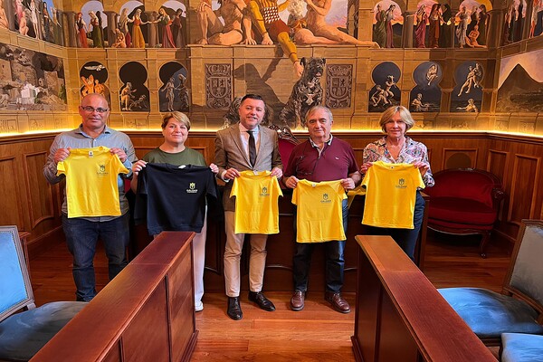 Gáldar dona ropa deportiva a la comunidad indígena Tarvita Alta de Bolivia