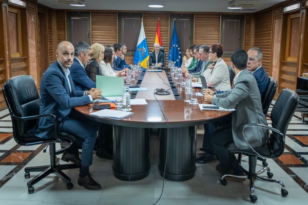 Canarias desplegará 30 agentes y cinco vehículos de protección civil con presencia permanente en todas las islas