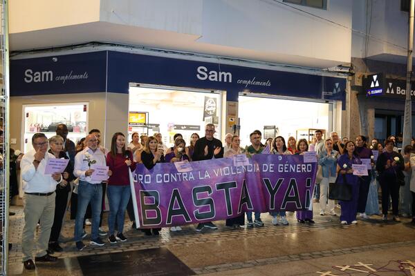 El Cabildo de Lanzarote se vuelca con la concentración popular de rechazo insular a la violencia de género