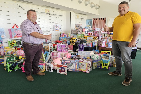 400 juguetes y más de 70 inscritos en el Torneo de Golf Benéfico celebrado en el campo Salinas de Antigua