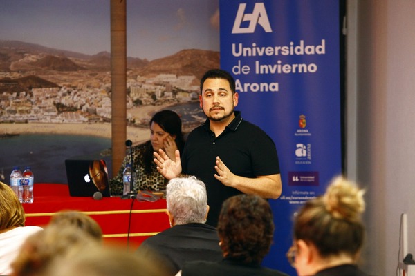 Arona ofrece cursos sobre salud y derechos de las personas mayores