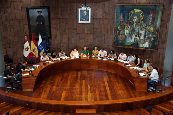 La Gomera reconoce la labor de ecca.edu en su 60º aniversario con una declaración institucional de apoyo