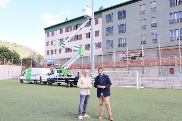 La Laguna mejora la iluminación del campo de fútbol de La Verdellada
