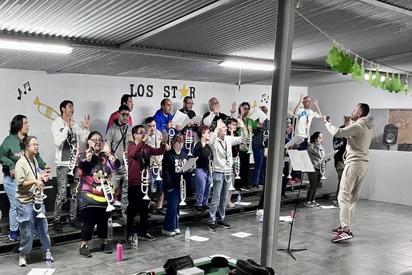 La murga Los Star se presenta este viernes en Arucas con su importante mensaje de inclusión