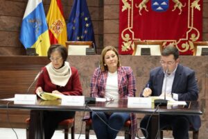Entrega de reconocimientos Ciudades Amigas de la Infancia en el Parlamento de Canarias