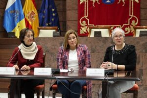 Entrega de reconocimientos Ciudades Amigas de la Infancia en el Parlamento de Canarias