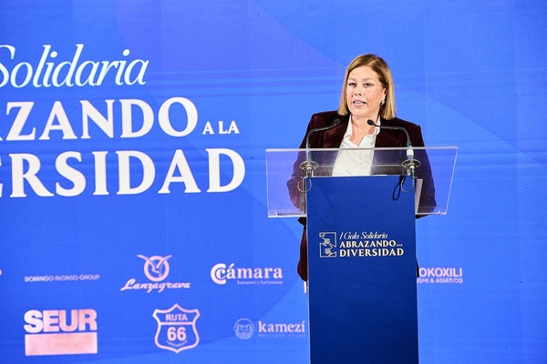 Astrid Pérez valora el trabajo del voluntariado y las ONG’s de Lanzarote en la Gala Solidaria ‘Abrazando la diversidad’