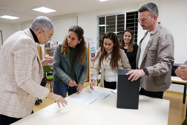 Santa Cruz de Tenerife entrega los proyectos para rehabilitar las 140 viviendas de la ERRP Añaza II