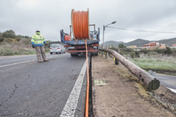 Tenerife refuerza la conectividad con una inversión de 1,2 millones de euros en fibra óptica entre Santa Cruz y Güímar