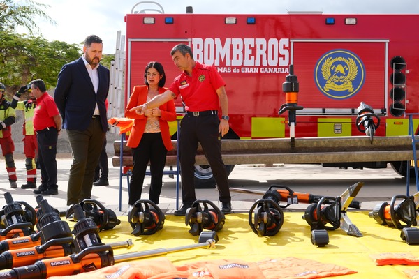 Bomberos de Las Palmas de Gran Canaria estrena nuevos equipos de rescate en accidentes de tráfico
