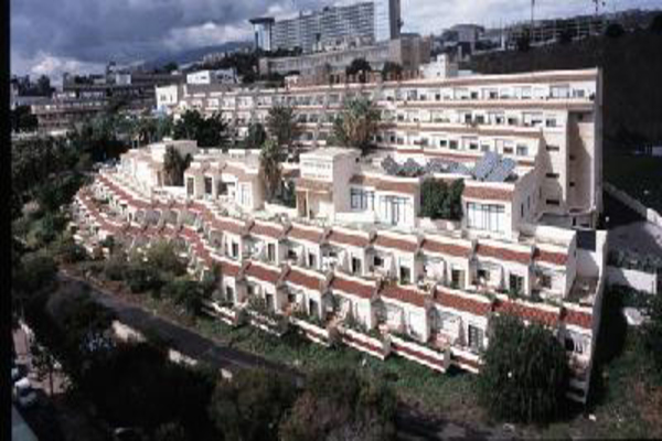 Familiares de la Residencia de Mayores de Ofra denuncian los desperfectos y el mal estado de las instalaciones