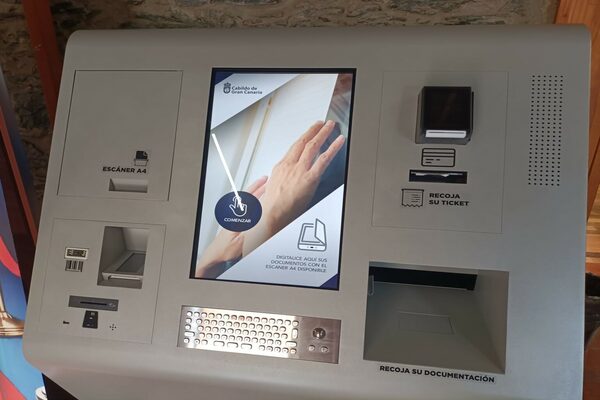 Santa Brígida instala máquinas informativas para obtener certificados de empadronamiento en dependencias municipales