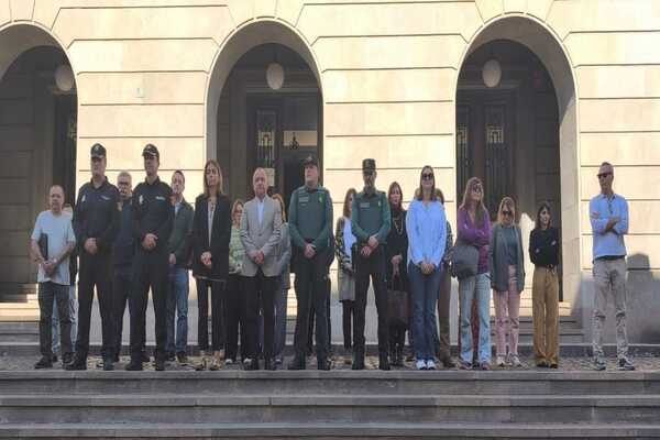 Santa Cruz de Tenerife se suma al minuto de silencio por el asesinato machista en Málaga