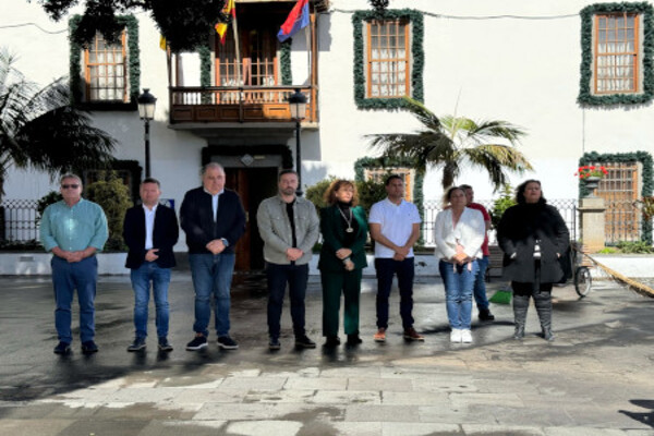 Telde guarda un minuto de silencio por una nueva víctima de violencia de género y rechaza cualquier tipo de violencia