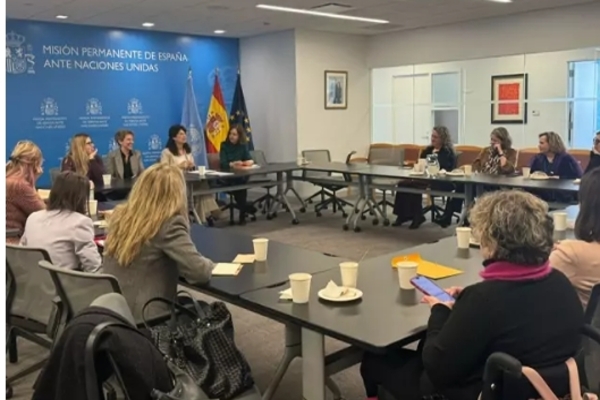 La Fundación CERMI Mujeres y CEMUDIS participan en el desayuno de trabajo con las organizaciones feministas con la ministra de Igualdad en Nueva York La Fundación CERMI Mujeres y CEMUDIS participan en el desayuno de trabajo con las organizaciones feministas con la ministra de Igualdad en Nueva York