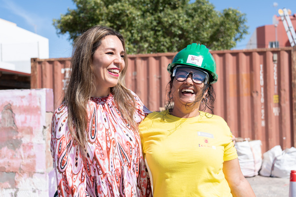 El empleo femenino gana fuerza en Canarias con 469.100 ocupadas, con un nivel educativo superior, pero con menos puestos directivos