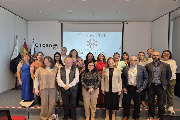 Candelaria impulsa el empleo y la formación con dos PFAEs sociales que han formado a 30 personas del municipio