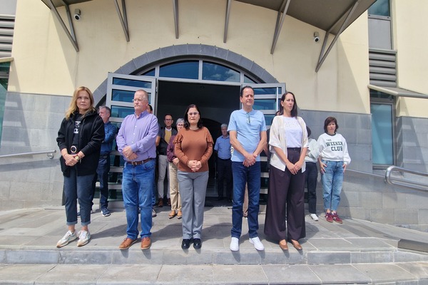 Candelaria guarda un minuto de silencio por los dos últimos casos de violencia de género