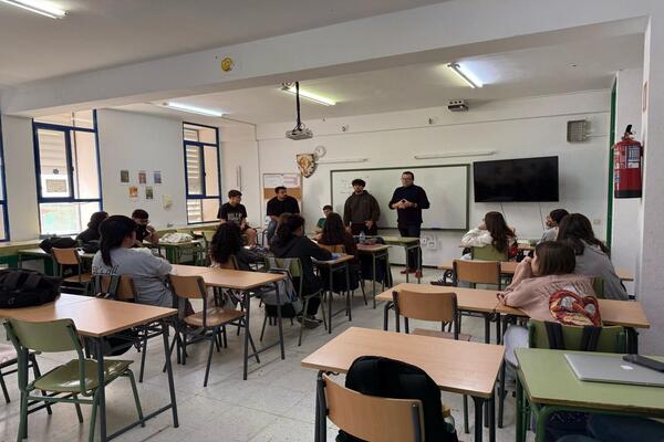 Fuerteventura difunde los hábitos saludables entre los jóvenes a través del testimonio de Eduardo Blasco