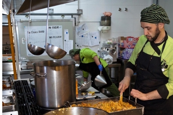 El número de afiliados extranjeros crece en 15.804 ocupados en febrero, de los que 4.204 son autónomos