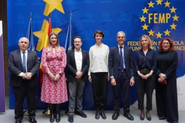 Presentado Acopet, un programa para acoger a animales de compañía de víctimas de violencia de género