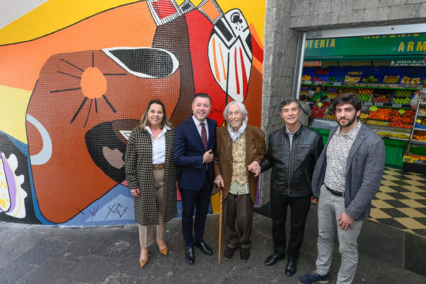 Sosa: “Los murales de Pepe Dámaso recuperados en el Mercado Central son un homenaje perenne a la gente del mar y el campo”